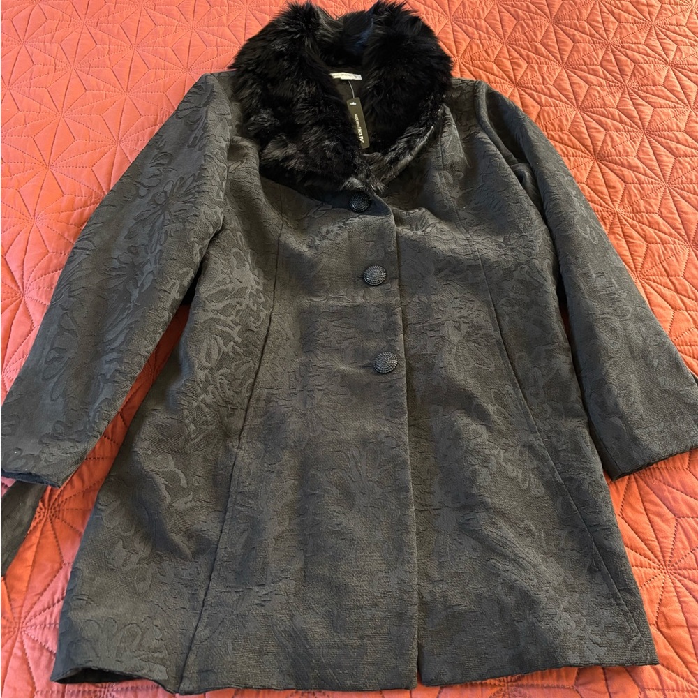Susan Graver Black Textured Coat with Faux Fur Collar. New with tags. Medium.